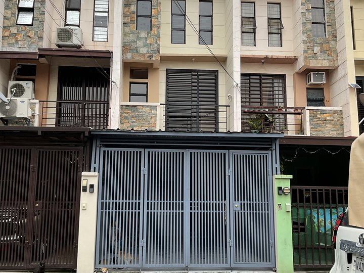 Gated Townhouse w/ Parking in Angela Village for Sale or Rent