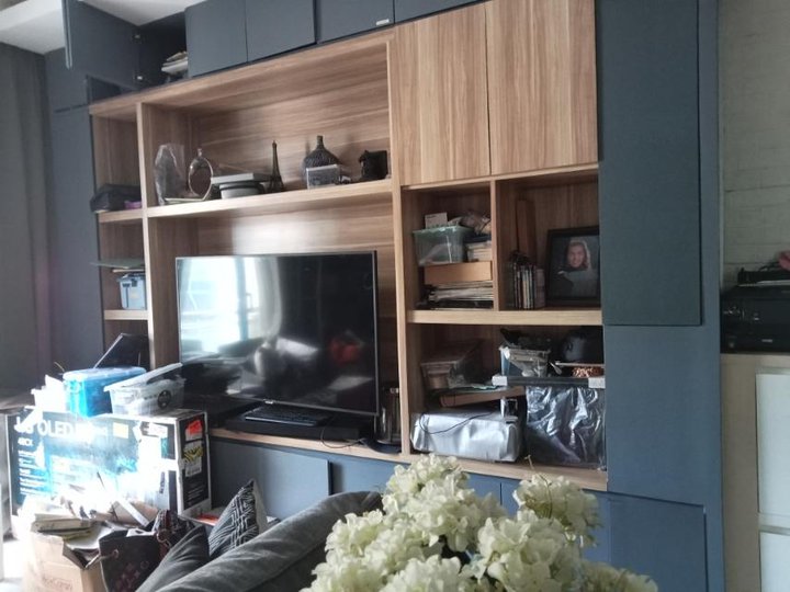 80 sq meter2 bedroom condo for sale in Valero st makati city