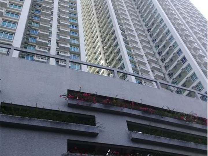 Grand Midori Makati, Big unit 71 sqm, 2 bedroom, furnished w/balcony