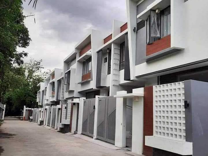 Townhouse for Sale in Edsa Munoz Area - EDSA Munoz Townhouse Pugad Lawin Quezon City