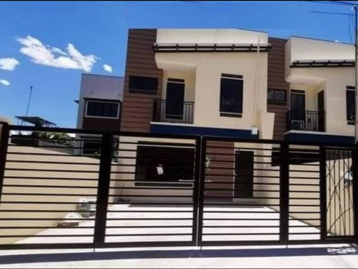 DUPLEX For Sale in HAWKDRIVE MONTEVERDE  Muzon Taytay Rizal