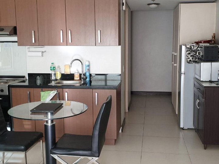 42sqm Studio Serendra For Rent