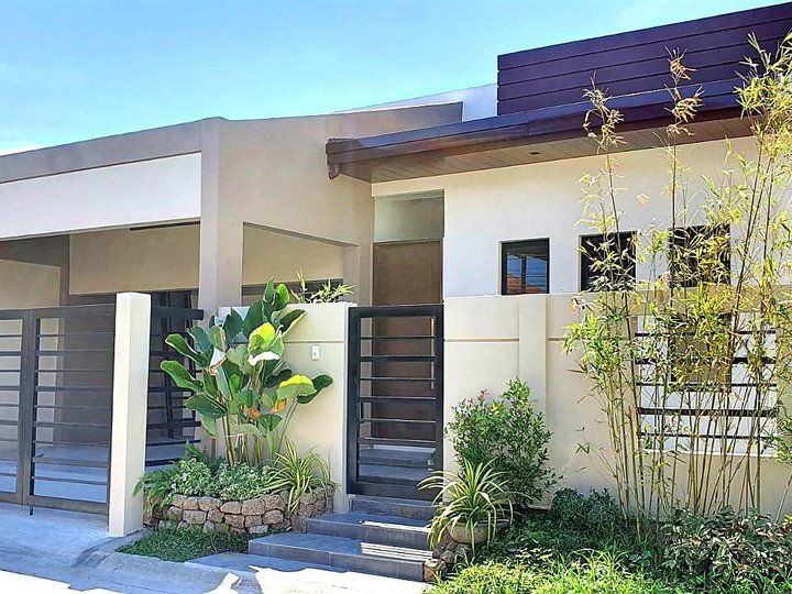 FOR SALE: 3BR Bungalow House in BF Homes, Paranaque - P17.3M