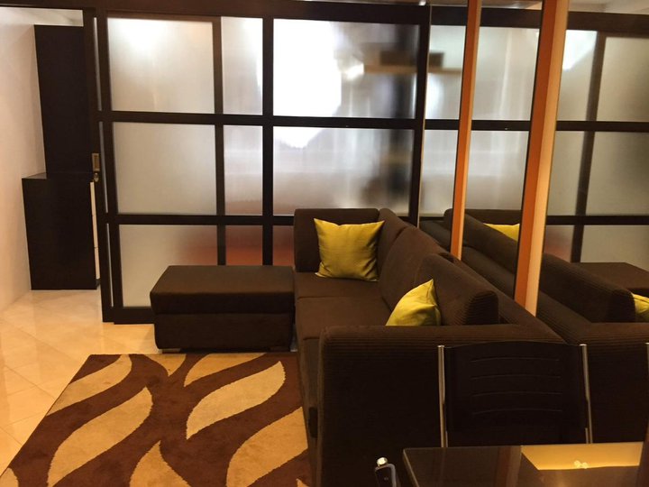 Pre-Owned 30.30 sqm 1-bedroom Residential Condo For Sale in Mandaluyong