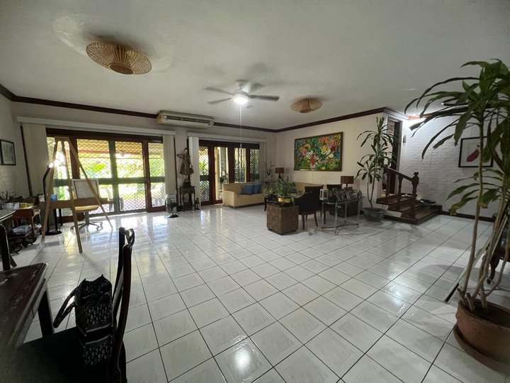 Spacious 5-BR Corner Lot Bungalow in BF Homes Paranaque (MHFDS)