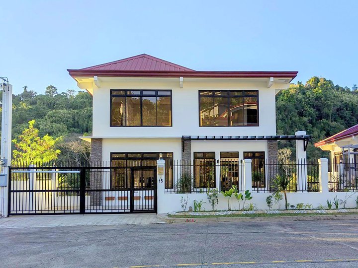 5-bedroom Single Detached House For Sale in Antipolo Rizal