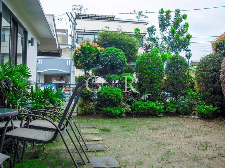 GR272 Pre-Owned 2-Car House & Lot For Sale in Taguig City