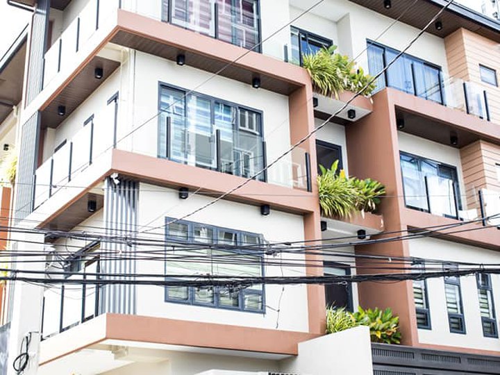 FOR SALE ELEGANT 4 BEDROOM TOWNHOUSE IN CUBAO, QUEZON CITY [House and