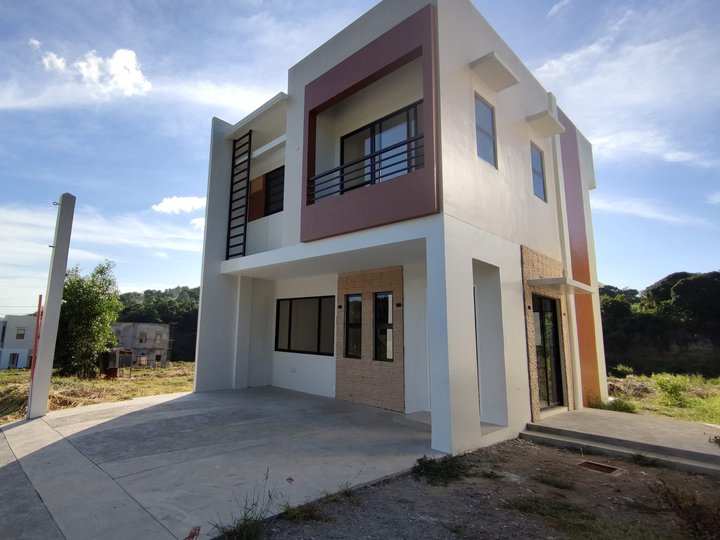 Ready for Occupancy Corner 3BR Single Attached House For Sale in Mira Valley - Havila Antipolo Rizal