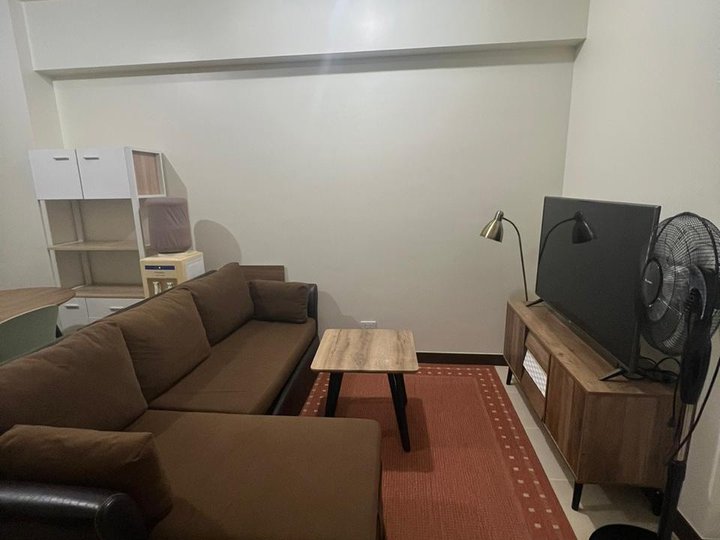 Fully-furnished 2BR condo unit w/ Balcony in Brixton Place, Pasig