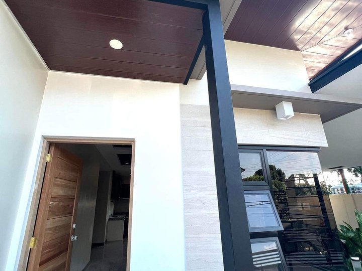BRAND NEW MODERN BUNGALOW UNIT IN GATED COMMUNITY OF PILAR LPC