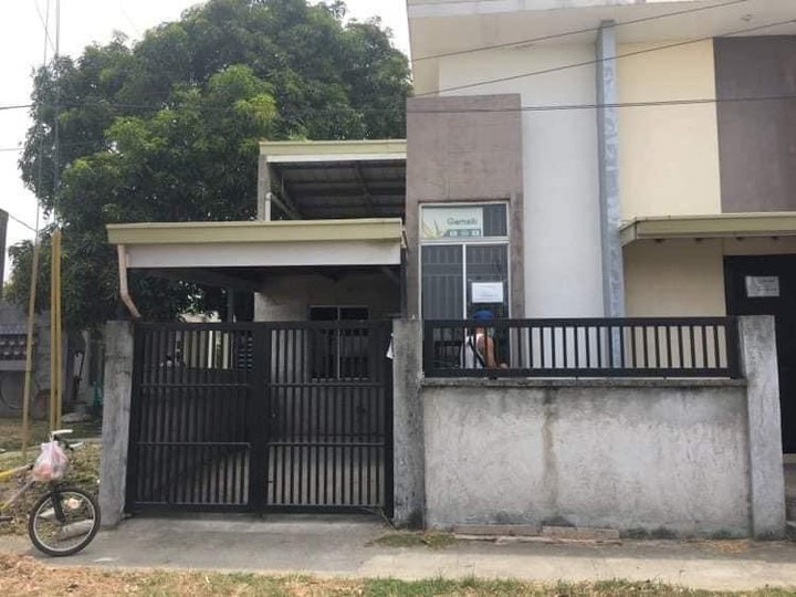 DUPLEX HOUSE AND LOT FOR SALE DIRECT OWNER LOCATED IN GENTRIAS CAVITE