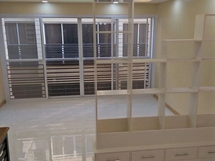4BR Townhouse Mandaluyong l For Sale