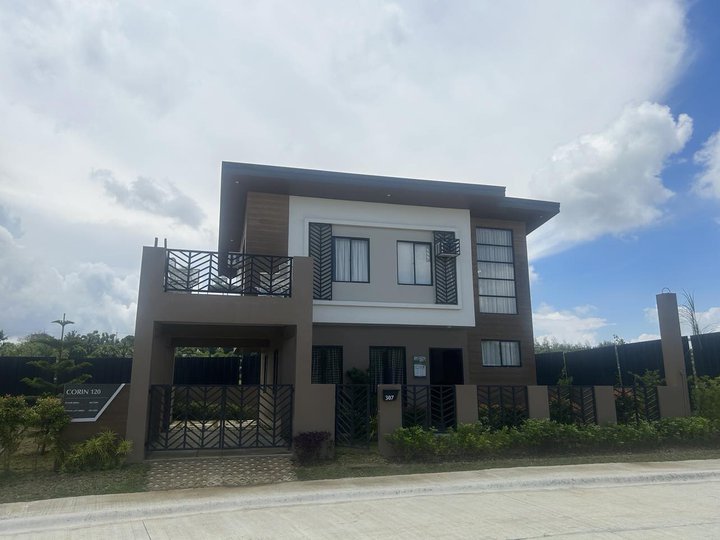 Phirst Editions Batulao -Corin 3 Bedroom with 2 car garage