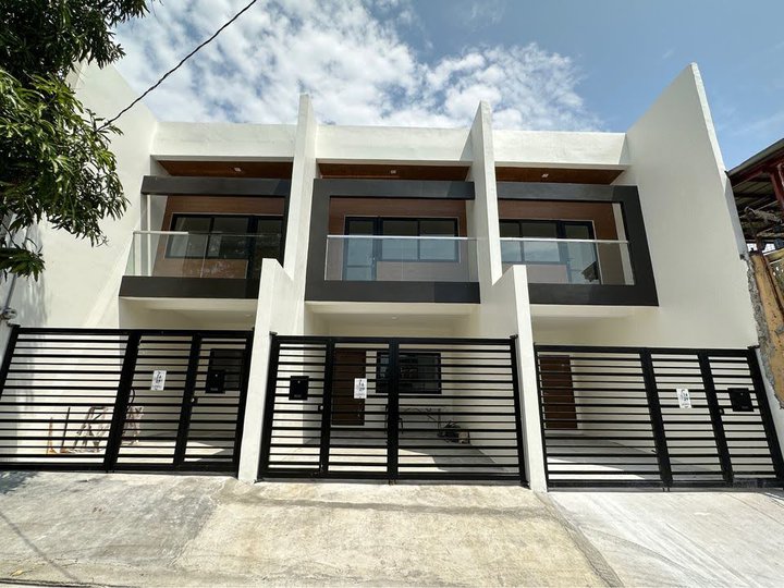 Townhouse For Sale in Talon 5, Las Pinas