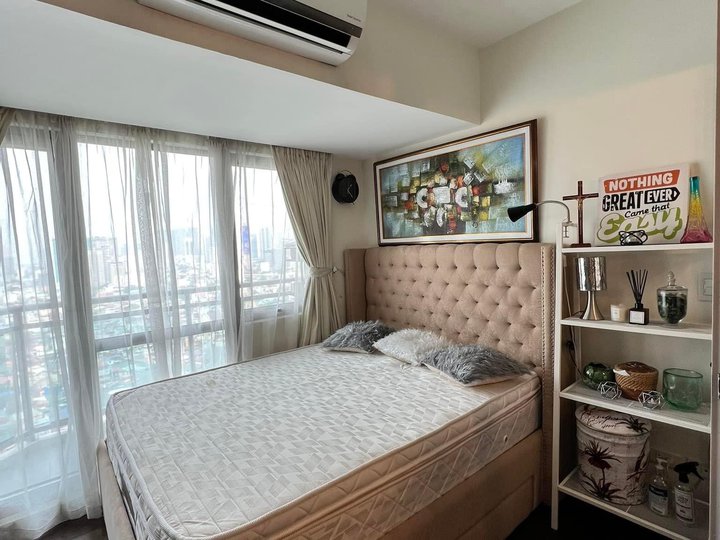 1 Bedroom with Balcony in Acqua Private Residence, Mandaluyong