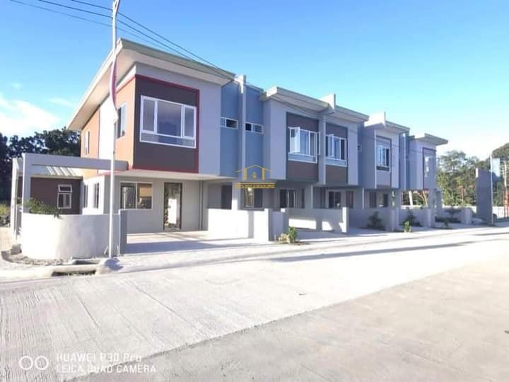 Complete turn over with 3 bedroom townhouse unit for sale in Imus