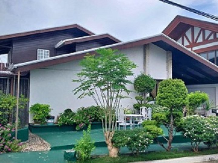 Split-level House for Sale in Tahanan Village Paranaque City