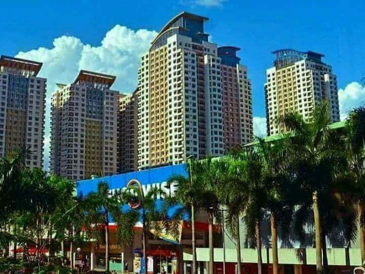 1BR CONDO FOR SALE WITH BALCONY FREE AIRCON UPON TURNOVER