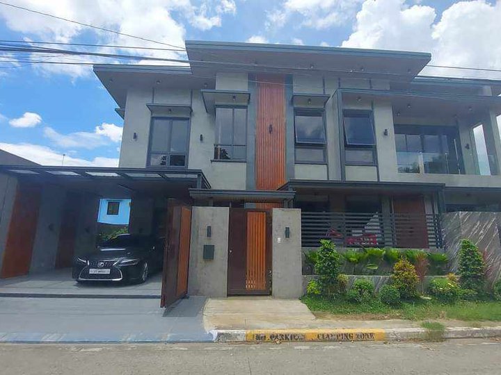 Elegant House and Lot  in Taytay