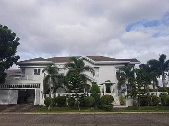 House for Sale in Bel-Air Village Sta Rosa Laguna