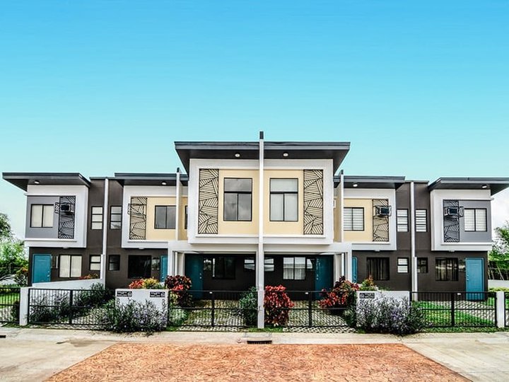 CALISTA Mid Townhouse Reservation Fee P15K