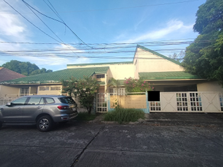 560sqm Bungalow for Sale in BF Homes Paranaque City