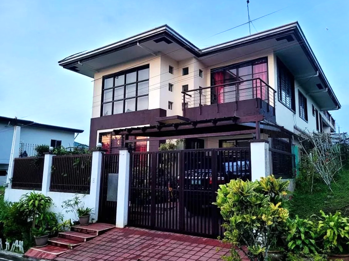 Executive House and Lot for Sale in Tagaytay, Cavite.