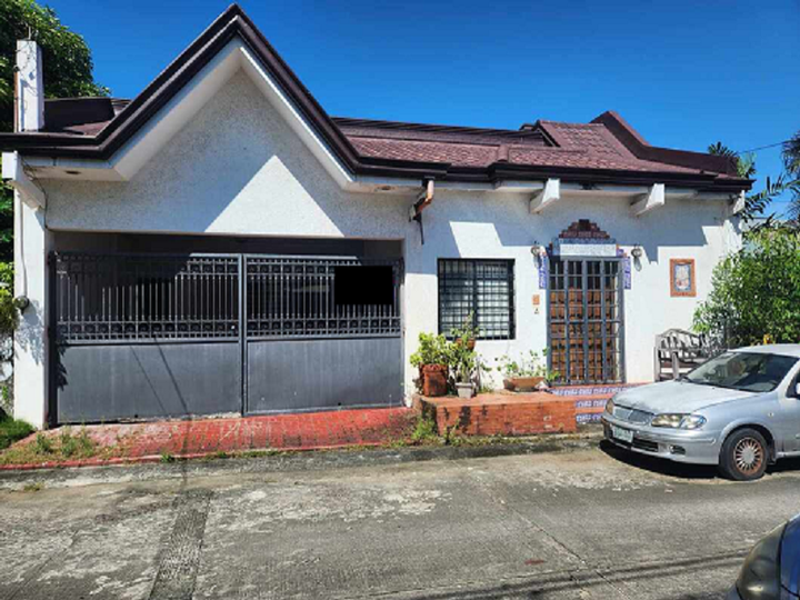 204sqm Bungalow for Sale in BF Homes Paranaque City