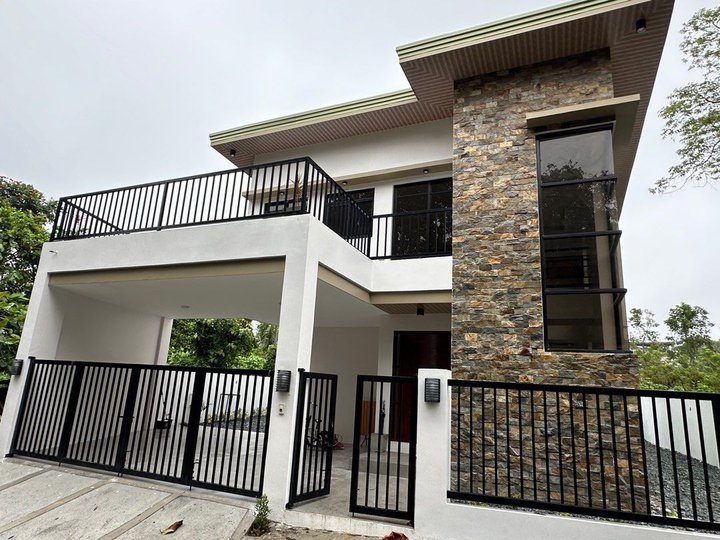 2-Storey with 4BR House and Lot for Sale in Buenavista Hills Tagaytay