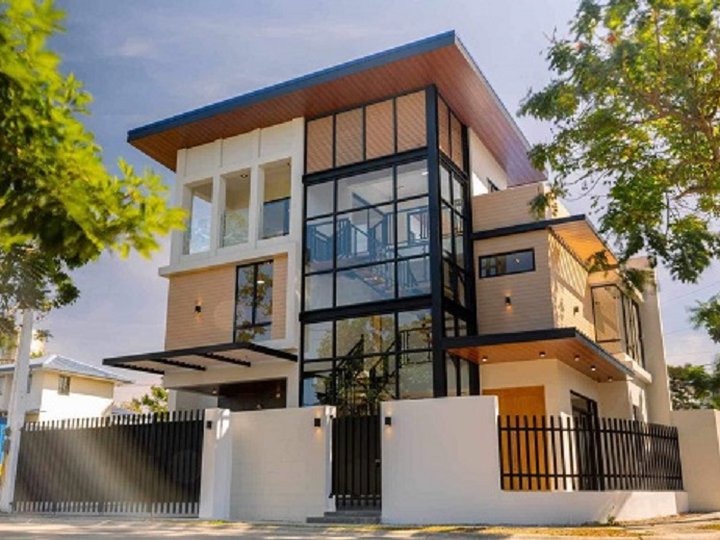 Brand new House for Sale in Parkway Settings Nuvali Canlubang Calamba Laguna