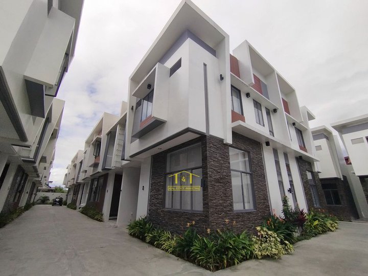 3 BEDROOMS TOWNHOUSE FOR SALE IN PROJ. 8 NEAR EDSA CONGRESSIONAL QC