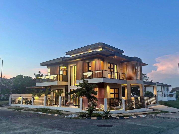 Brand new 5-Bedroom Corner lot House with own Pool for Sale in Bali Mansions South Forbes Silang Cav