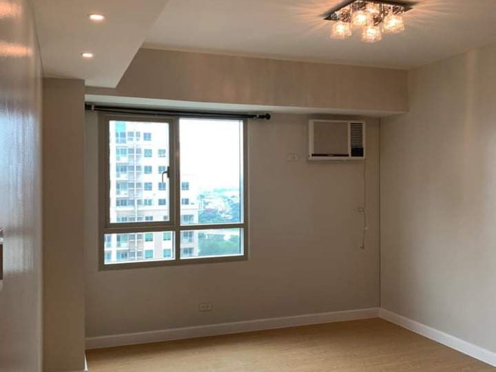 Spacious 1 Bedroom Unit For Sale with Rental Income at The Grove