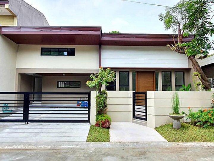 FOR SALE: 3-Bedrooms Bungalow House in BF Homes Paranaque City