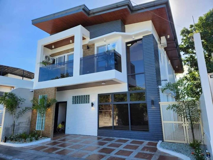 FOR SALE MODERN CONTEMPORARY HOME WITH POOL IN ANGELES CITY NEAR CLARK