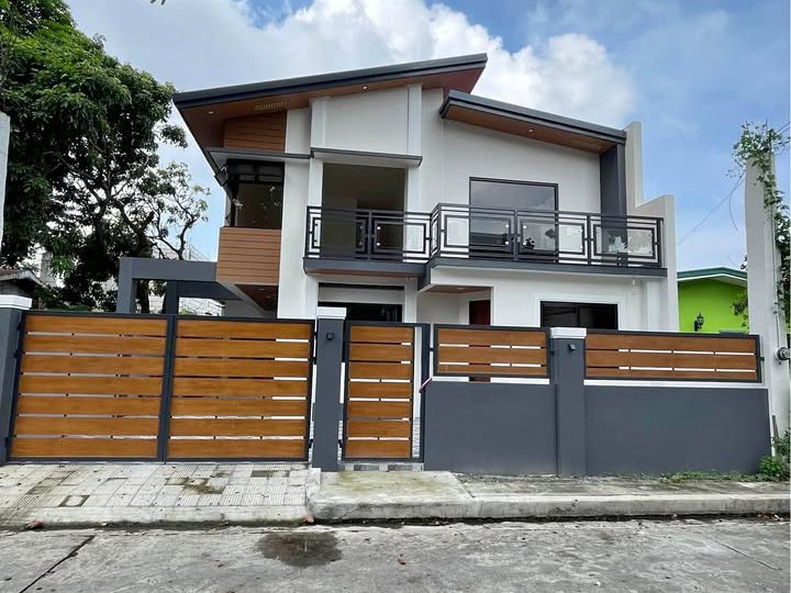 Brand new 5-Bedroom House for Sale in Meadowood Exec Village Bacoor Cavite