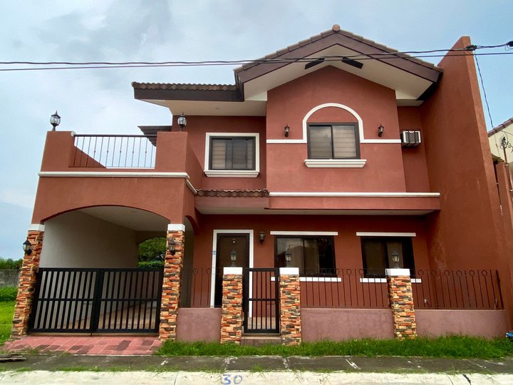 5-Bedroom House for Sale in Vita Toscana Molino Blvd Bacoor Cavite