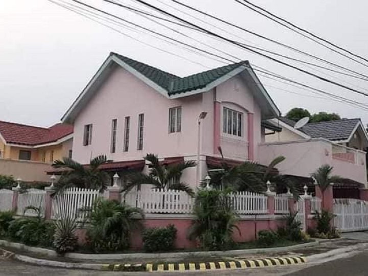 Corner lot House for Sale in Citta Italia Molino Blvd Bacoor Cavite