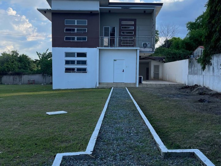 FOR SALE TWO STOREY HOUSE WITH SPACIOUS LOT IN PAMPANGA