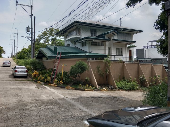 A overlooking house and lot in a quiet neigborhood in Antipolo