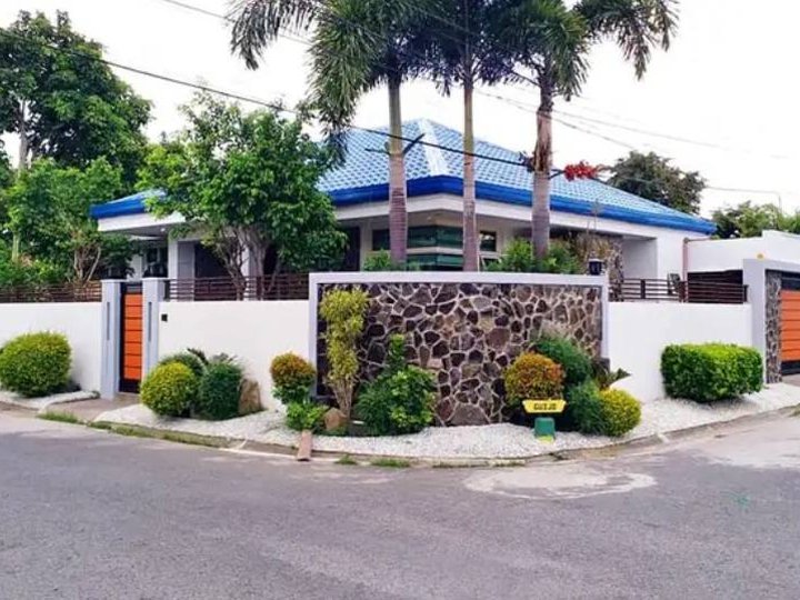 FOR SALE CORNER LOT MODERN ELEGANT BUNGALOW HOUSE IN SAN FERNANDO NEAR WALTERMART