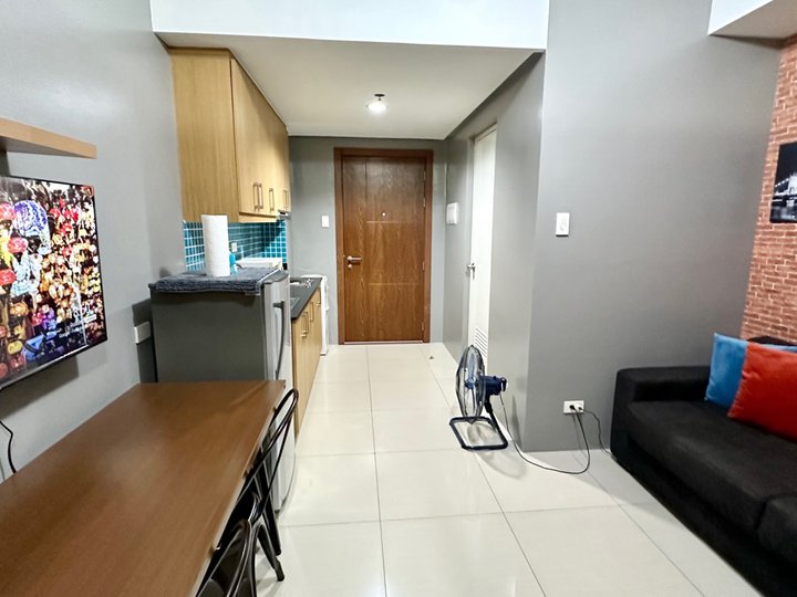 FOR SALE! Fully-Furnished Newly-Upgraded 1-Bedroom 29 sqm.