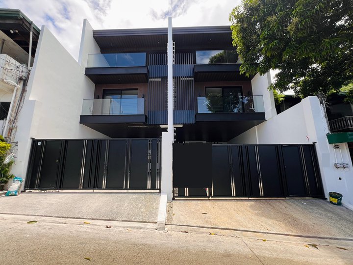 Sleek 5-Bedroom Duplex for Sale in Kapitolyo, Pasig City