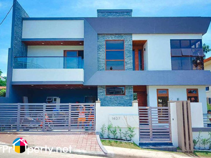 5-bedroom Single Detached House For Sale in Talisay Cebu