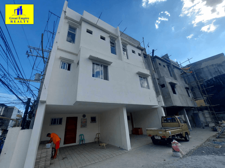 3-bedroom Townhouse For Sale in Project 2 near Cubao SM Cubao Araneta Gateway Quezon City