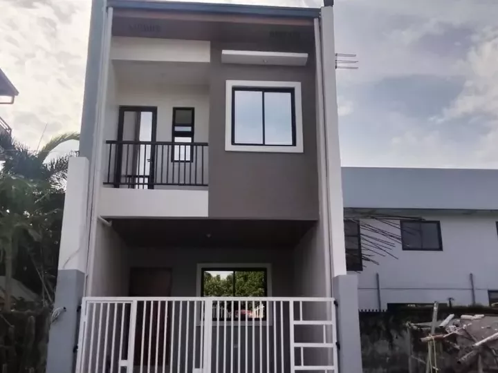 Pre-Owned 3-bedroom Single Detached House For Sale in Kawit Cavite