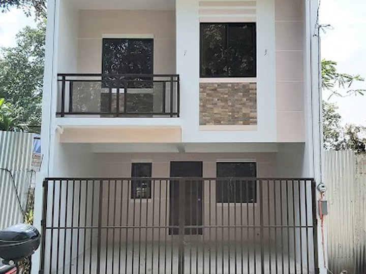 Affordable Townhouse Units in Novaliches PH2680