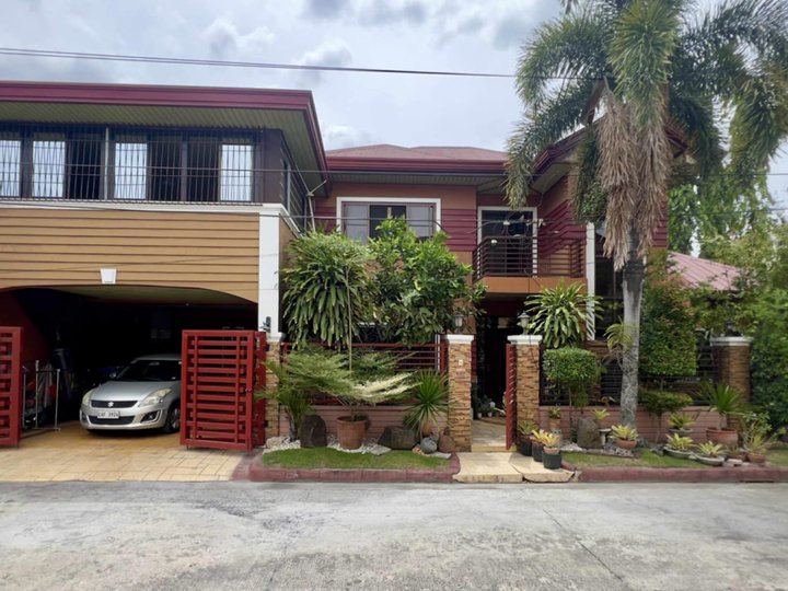 FOR SALE SEMI FURNISHED PRE-OWNED HOUSE INSIDE AN EXCLUSIVE SUBDIVISION ALONG MAC ARTHUR HIWAY