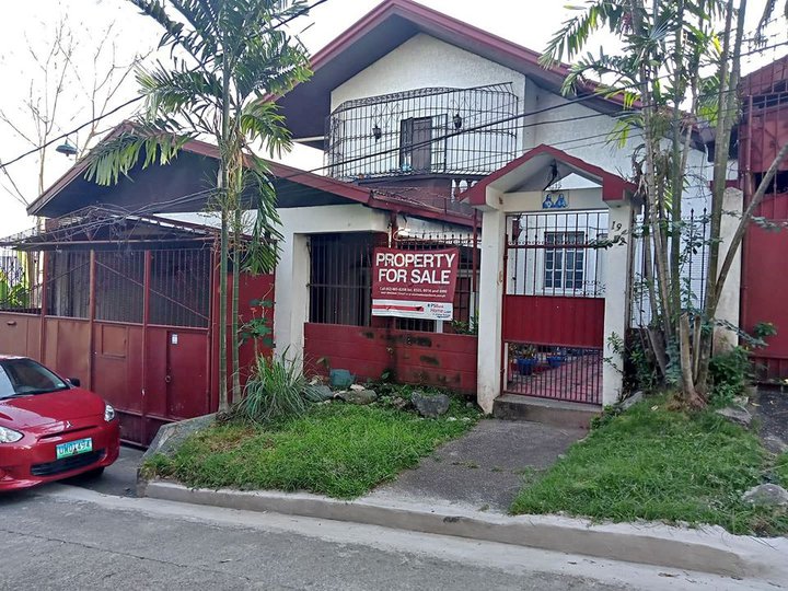 HOUSE FOR SALE IN SUNNYSIDE HEIGHTS SUBD BATASAN HILLS, QUEZON CITY